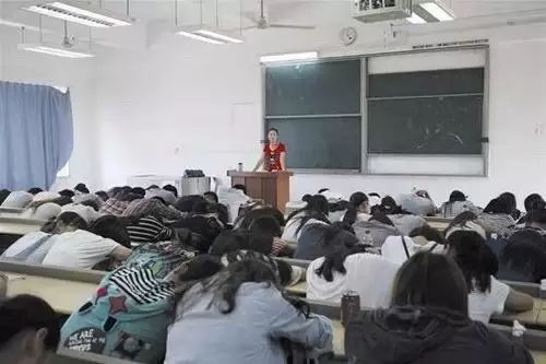 人民日报痛批：沉睡中的大学生：你不失业，天理难容！